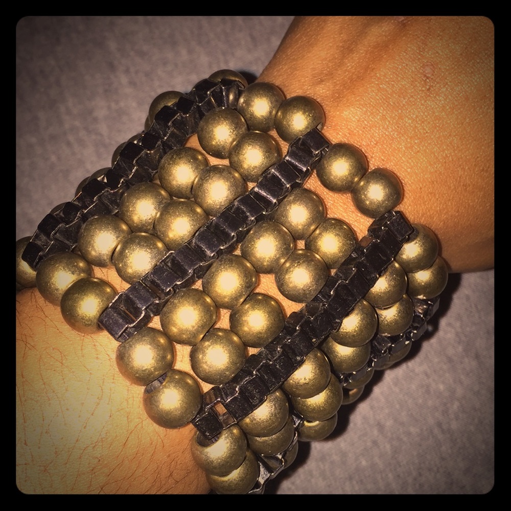 🔥🔥Beaded cuff 🔥🔥